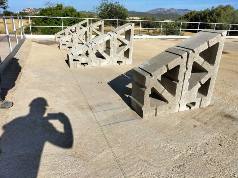 Soportes de hormigón de 25 grados para huerto solar en Mallorca-24