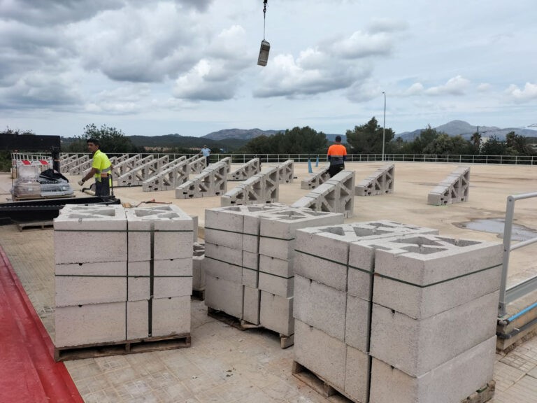 Soportes de hormigón de 25 grados para huerto solar en Mallorca-8